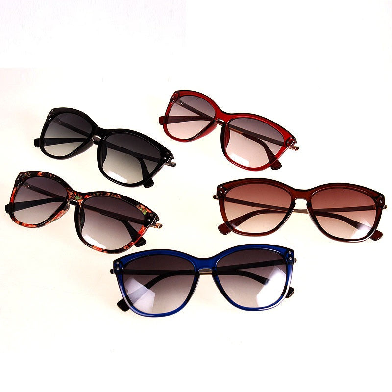 New Arrival Women Sunglasses UV400 Protection Female Eyewear High Quality Lower Price Ladies Sun Glasses Oculos Girls