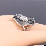 Hot Sale Rings Fashion Temperament Flower Crystal Ring Women Artificial Diamond Jewelry Retro Style Christmas Gift