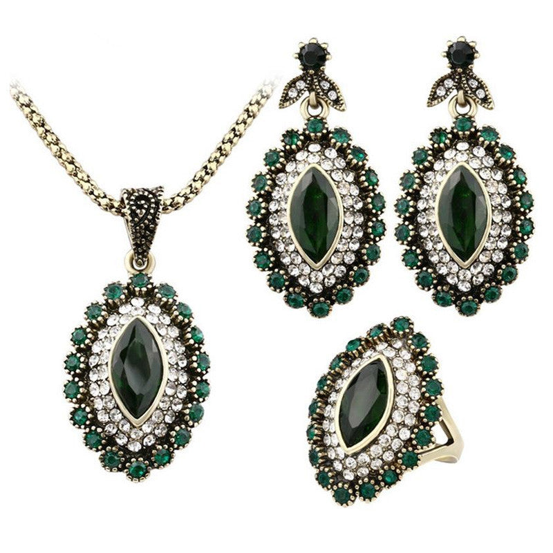 Indian Vintage Luxury Rhinestone Green Crystal Horse Eye Flower Statement Necklace Earring Fashion Jewelry Set Anel De Formatura