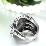 Vintage Black Stainless Steel Men Rings Gothic Punk Skull Hand Claw Poker Playing Card Design anel masculino Men Jewelry Engrave